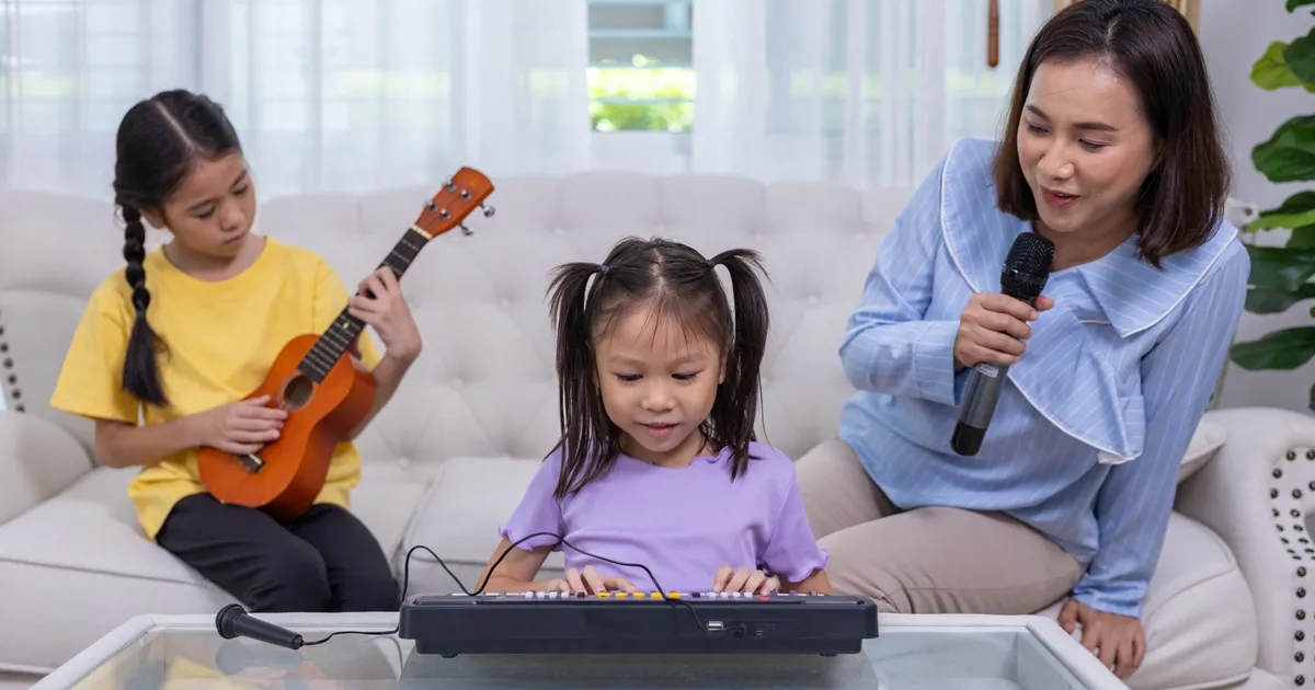 Pentingnya Kenalkan Musik pada Anak Sejak Dini Menurut Dokter Anak